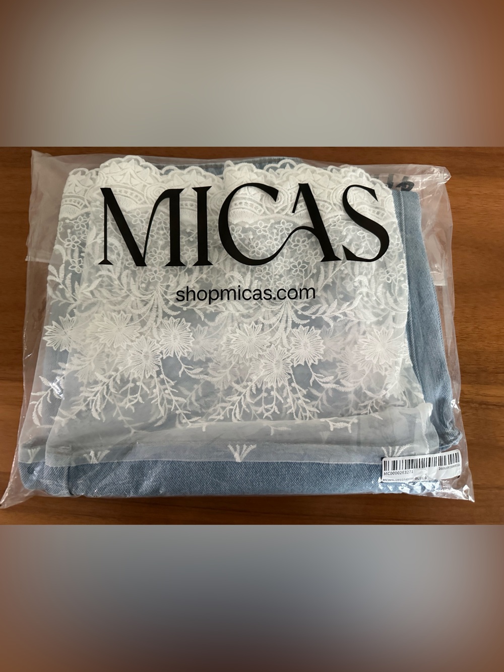Women Denim Patchwork White Lace Trim Jeans - Picture 6 of 7